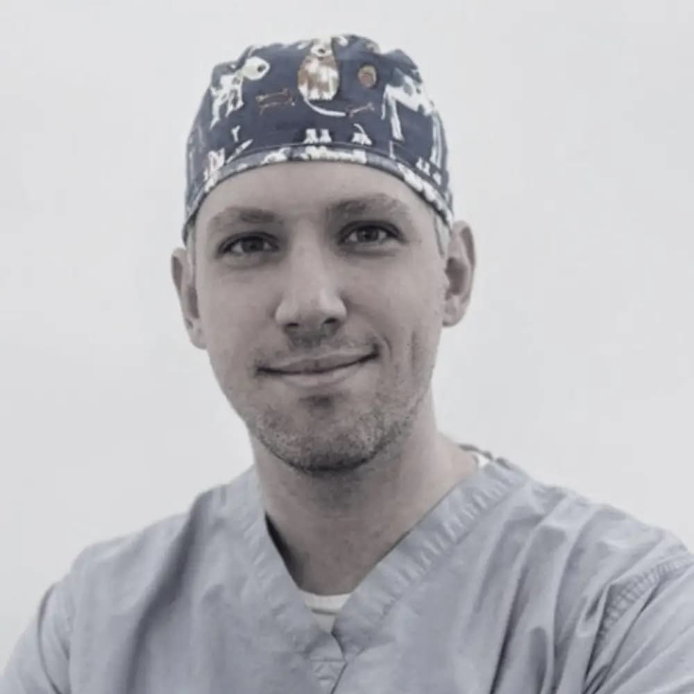 Dr. Jeremy Goldfarb, Oculoplastic Surgeon at EyeFACE Institute Toronto